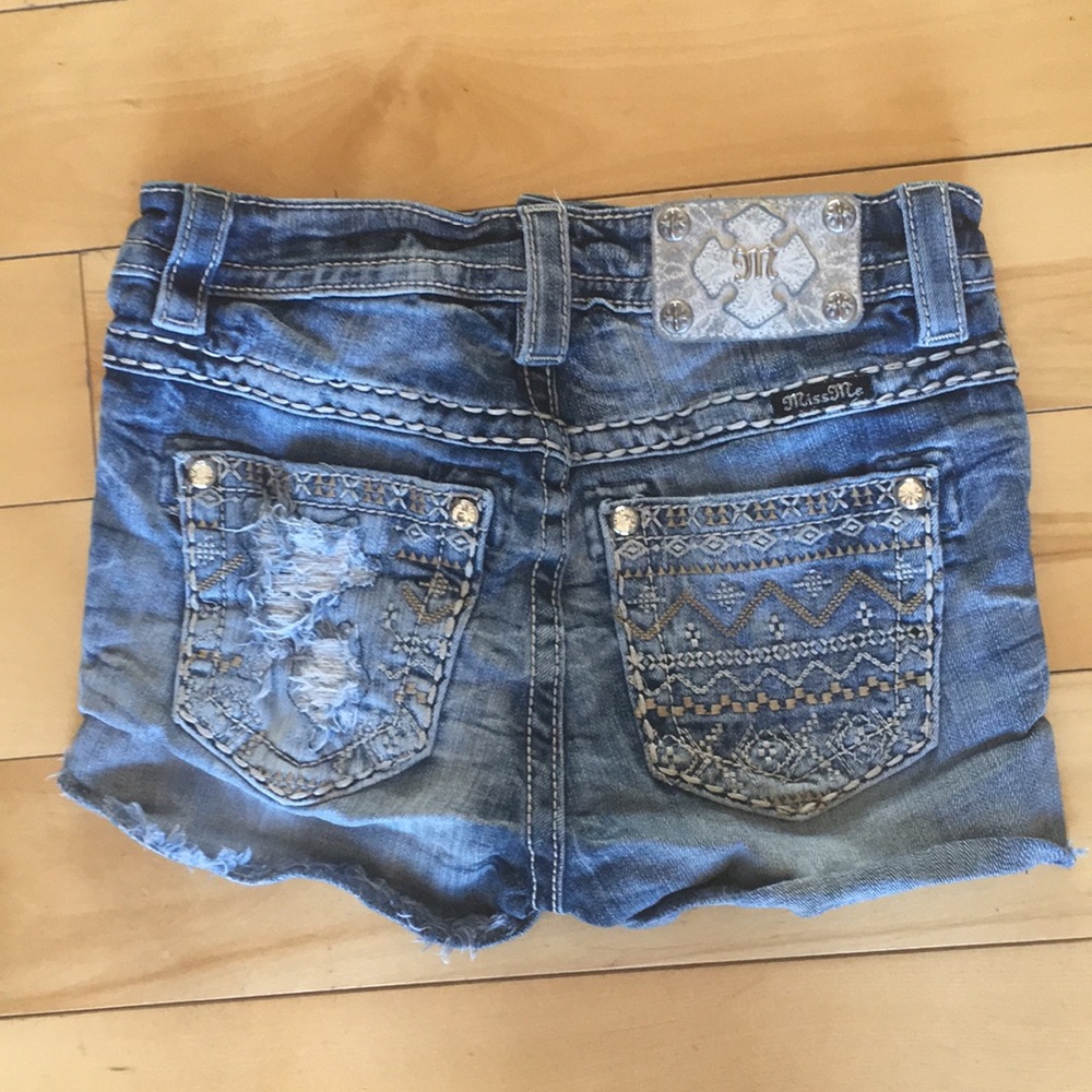 Miss Me Shorts. Size 26!